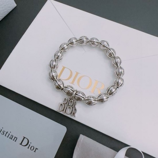 DIOR ディオール 春夏新作完売雑誌掲載 2024SS ブレスレット DIOR ディオール 春夏新作完売雑誌掲載 2024SS ブレスレット