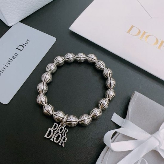 DIOR ディオール 春夏新作完売雑誌掲載 2024SS ブレスレット DIOR ディオール 春夏新作完売雑誌掲載 2024SS ブレスレット