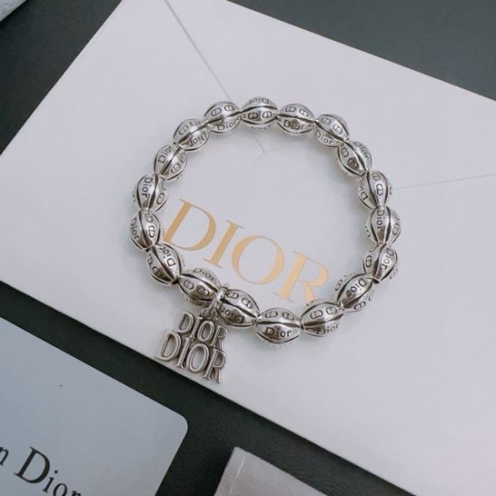 DIOR ディオール 春夏新作完売雑誌掲載 2024SS ブレスレット DIOR ディオール 春夏新作完売雑誌掲載 2024SS ブレスレット