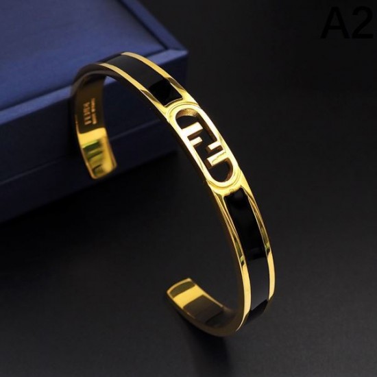 FENDI フェンデイ カジュアルに着こなし 2024SS ブレスレット FENDI フェンデイ カジュアルに着こなし 2024SS ブレスレット