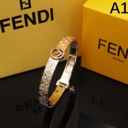 FENDI フェンデイ 毎シーズン人気が高い 2024SS ブレスレット