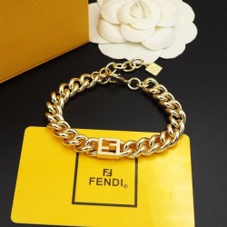 FENDI フェンデイ 気になるアイテム人気 2024SS ブレスレット