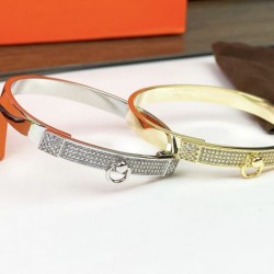 HERMES エルメス レトロな雰囲気が漂う 2024SS ブレスレット