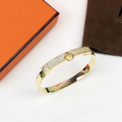 HERMES エルメス レトロな雰囲気が漂う 2024SS ブレスレット
