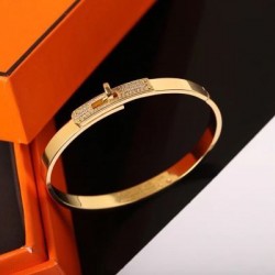 HERMES エルメス 人カジュアルスタイル 2024SS ブレスレット
