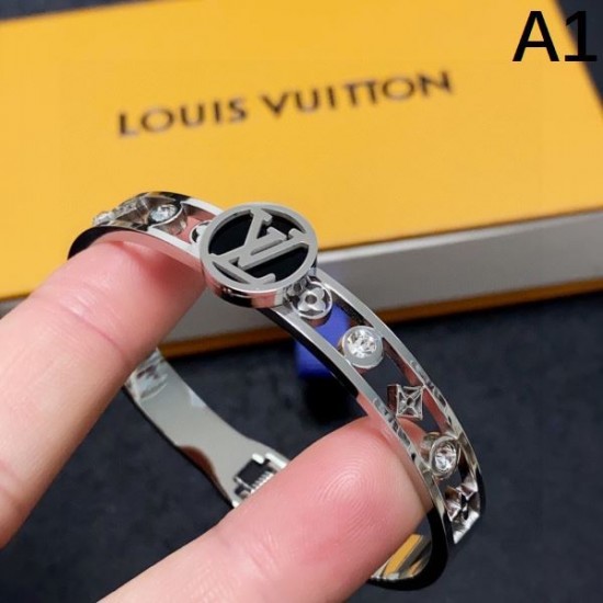 LOUIS VUITTON ルイヴィトン トップトレンド 2024SS ブレスレット LOUIS VUITTON ルイヴィトン トップトレンド 2024SS ブレスレット