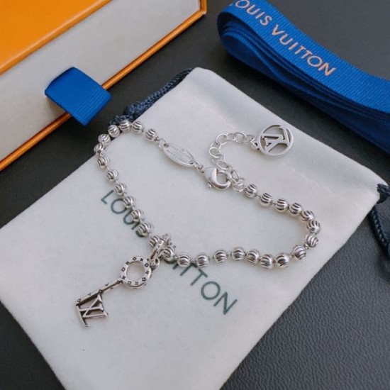 LOUIS VUITTON ルイヴィトン 圧倒的な高級感 2024SS ブレスレット LOUIS VUITTON ルイヴィトン 圧倒的な高級感 2024SS ブレスレット