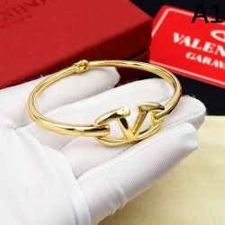 VALENTINO ヴァレンティノ 個性を表現する 2024SS ブレスレット