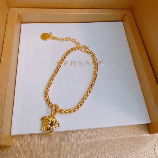 VERSACE ヴェルサーチェ 特に注目したい 2024SS ブレスレット VERSACE ヴェルサーチェ 特に注目したい 2024SS ブレスレット