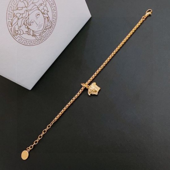 VERSACE ヴェルサーチェ 特に注目したい 2024SS ブレスレット VERSACE ヴェルサーチェ 特に注目したい 2024SS ブレスレット