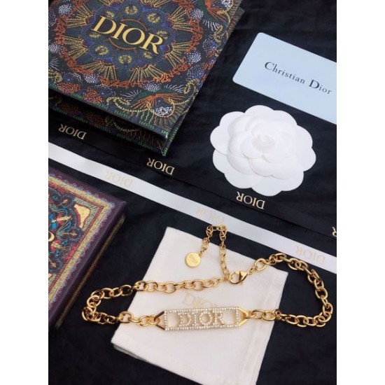 DIOR ディオール 半歩先をゆくオシャレ 2024SS ネックレス DIOR ディオール 半歩先をゆくオシャレ 2024SS ネックレス