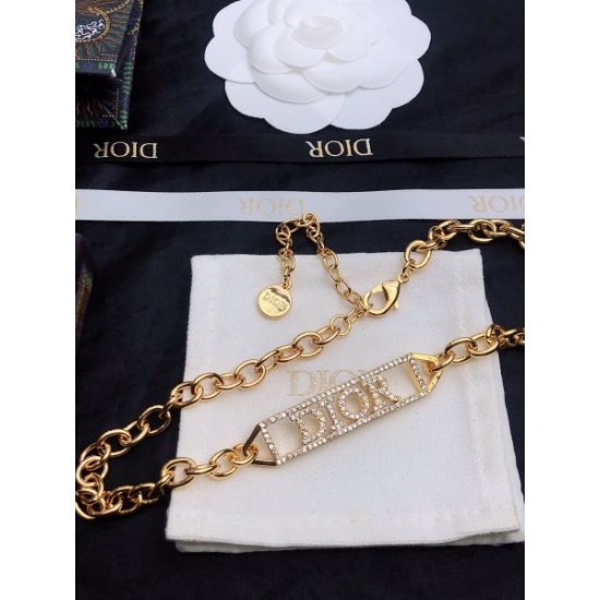 DIOR ディオール 半歩先をゆくオシャレ 2024SS ネックレス DIOR ディオール 半歩先をゆくオシャレ 2024SS ネックレス