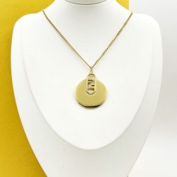 FENDI フェンデイ お気に入りのデザイン 2024SS ネックレス