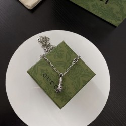 GUCCI グッチ 魅力の詰まったスタイル 2024SS ネックレス