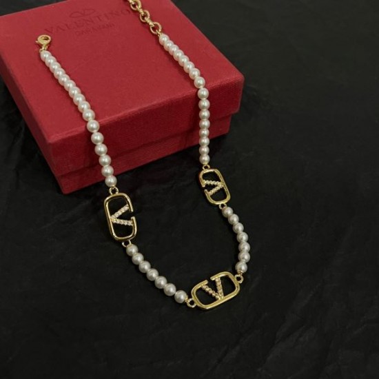 VALENTINO ヴァレンティノ 今人気の上品 2024SS ネックレス VALENTINO ヴァレンティノ 今人気の上品 2024SS ネックレス