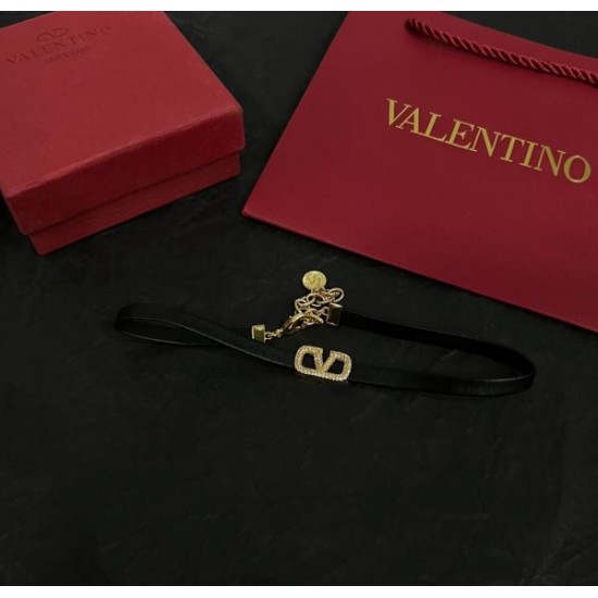VALENTINO ヴァレンティノ 話題人気商品 2024SS ネックレス VALENTINO ヴァレンティノ 話題人気商品 2024SS ネックレス