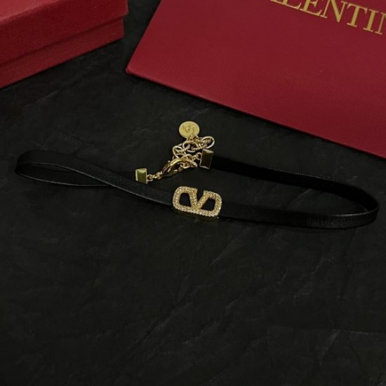 VALENTINO ヴァレンティノ 話題人気商品 2024SS ネックレス VALENTINO ヴァレンティノ 話題人気商品 2024SS ネックレス