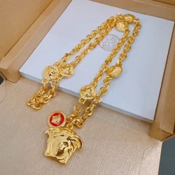 VERSACE ヴェルサーチェ 春夏のトレンド 2024SS ネックレス