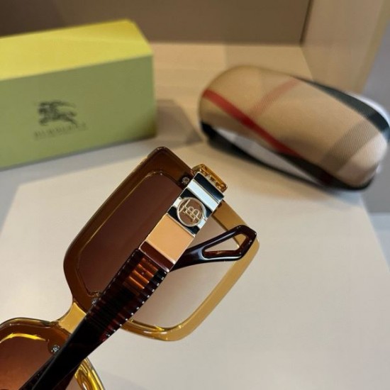BURBERRY バーバリー 2024SS サングラス 素敵なコーデは大注目 BURBERRY バーバリー 2024SS サングラス 素敵なコーデは大注目