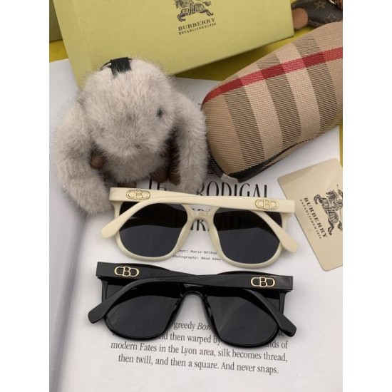 BURBERRY バーバリー 2024SS サングラス おしゃれに着こなせる BURBERRY バーバリー 2024SS サングラス おしゃれに着こなせる