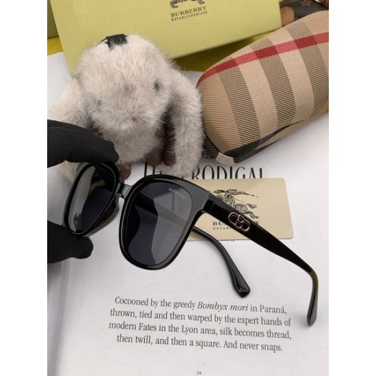 BURBERRY バーバリー 2024SS サングラス おしゃれに着こなせる BURBERRY バーバリー 2024SS サングラス おしゃれに着こなせる