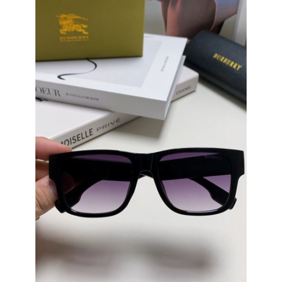 BURBERRY バーバリー 2024SS サングラス 好感度が高いアイテム BURBERRY バーバリー 2024SS サングラス 好感度が高いアイテム