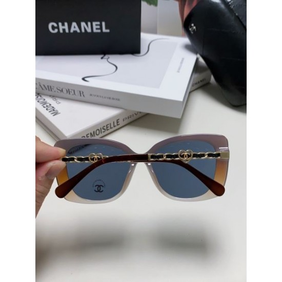 CHANEL シャネル 2024SS サングラス トップスからチラ見える安心 CHANEL シャネル 2024SS サングラス トップスからチラ見える安心