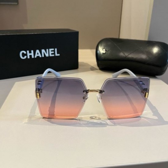 CHANEL シャネル 2024SS サングラス 最新先取りおしゃれなロゴ入り CHANEL シャネル 2024SS サングラス 最新先取りおしゃれなロゴ入り