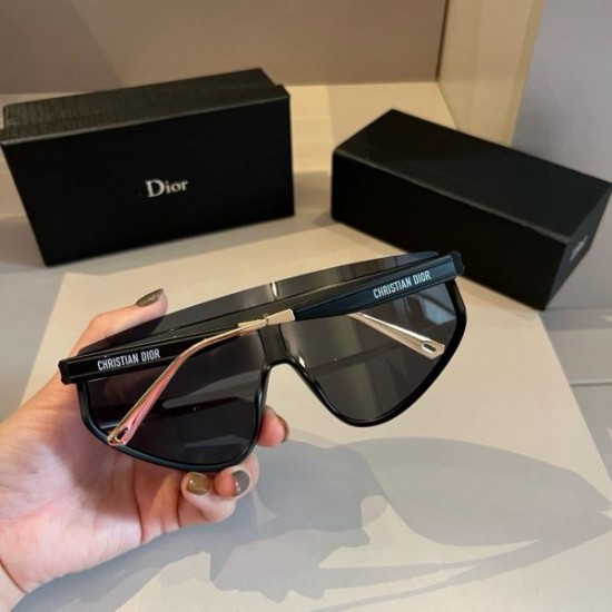 DIOR ディオール 2024SS サングラス 雑誌にも人気掲載アイテム DIOR ディオール 2024SS サングラス 雑誌にも人気掲載アイテム