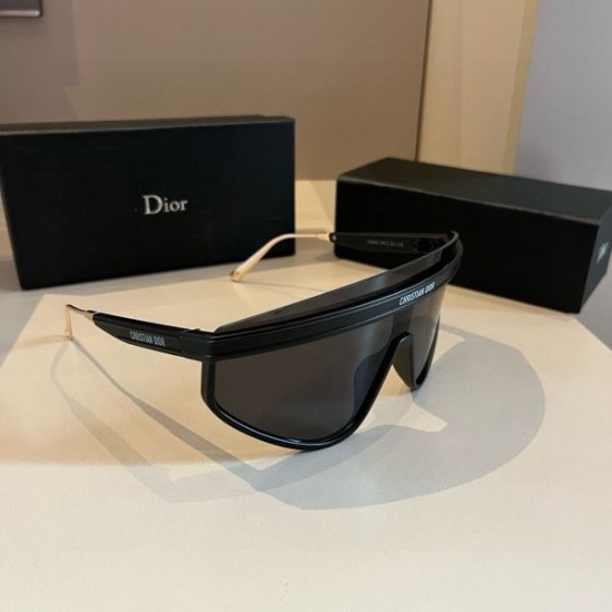 DIOR ディオール 2024SS サングラス 雑誌にも人気掲載アイテム DIOR ディオール 2024SS サングラス 雑誌にも人気掲載アイテム