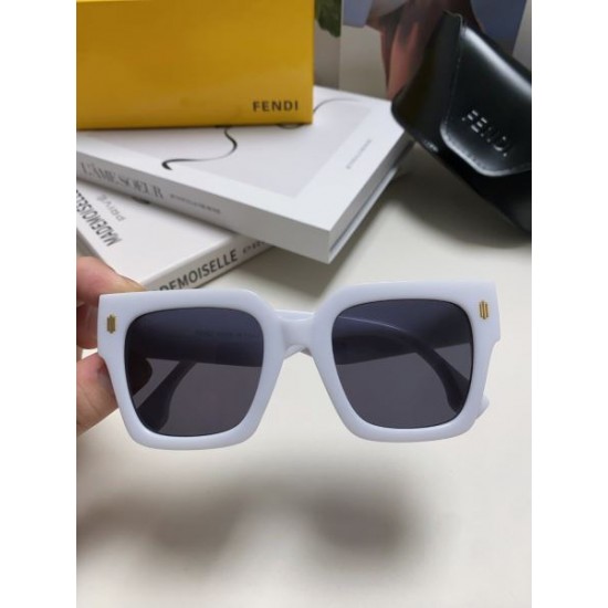 FENDI フェンデイ 2024SS サングラス 特に話題なの上品 即完売 FENDI フェンデイ 2024SS サングラス 特に話題なの上品 即完売