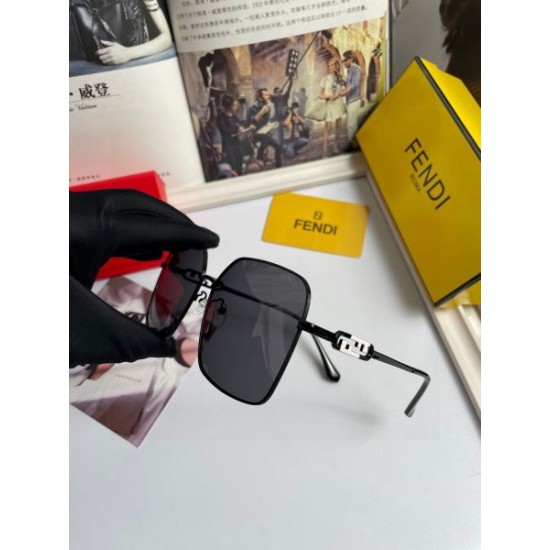 FENDI フェンデイ 2024SS サングラス 人気沸騰中!おしゃれ新品 FENDI フェンデイ 2024SS サングラス 人気沸騰中!おしゃれ新品