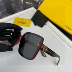 FENDI フェンデイ 2024SS サングラス シーズンの流行にチェック