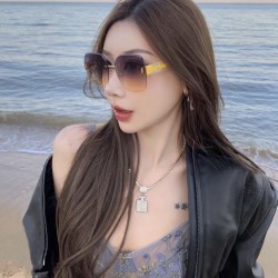 MIU MIU ミュウミュウ 2024SS サングラス 今注目度が上がって