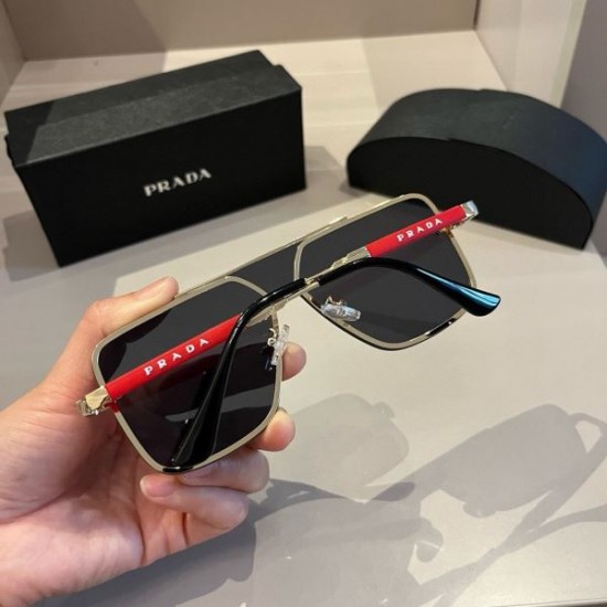 PRADA プラダ 2024SS サングラス とっても夏らしいアイテム PRADA プラダ 2024SS サングラス とっても夏らしいアイテム