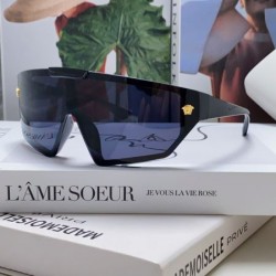 VERSACE ヴェルサーチェ 2024SS サングラス 季節を問わず活躍し