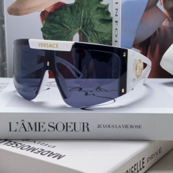 VERSACE ヴェルサーチェ 2024SS サングラス おしゃれを楽しむ！