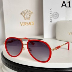 VERSACE ヴェルサーチェ 2024SS サングラス 意外と相性がいい