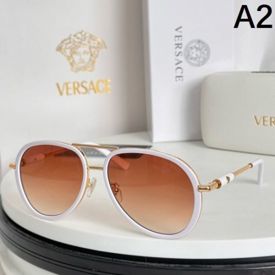 VERSACE ヴェルサーチェ 2024SS サングラス 意外と相性がいい VERSACE ヴェルサーチェ 2024SS サングラス 意外と相性がいい