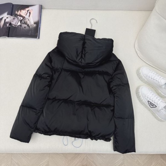 PRADA プラダ メンズ用 ダウンジャケット 2024FW 今注目度が上がって PRADA プラダ メンズ用 ダウンジャケット 2024FW 今注目度が上がって
