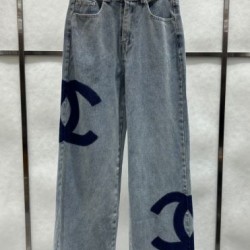 CHANEL シャネル ジーパン 2024FW 目を引くーデザインが特徴的