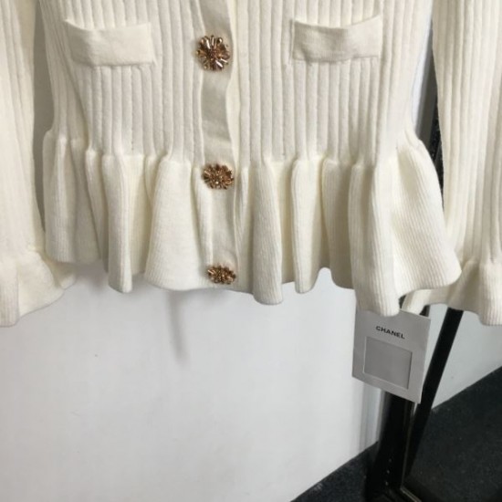CHANEL シャネル カーディガン 2024FW 魅力の詰まったスタイル CHANEL シャネル カーディガン 2024FW 魅力の詰まったスタイル
