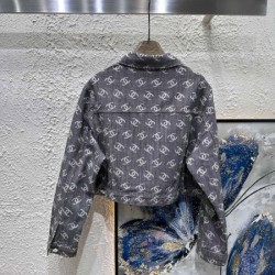 CHANEL シャネル デニムコート 2024FW 都会的な印象のスタイル