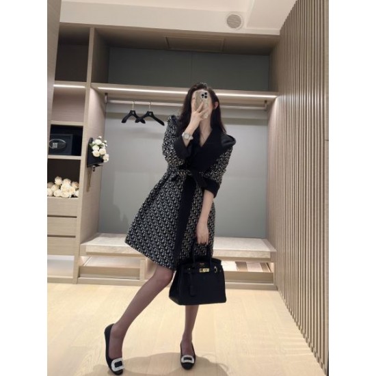 DIOR ディオール コート 2024FW 引き続き注目のスタイル DIOR ディオール コート 2024FW 引き続き注目のスタイル