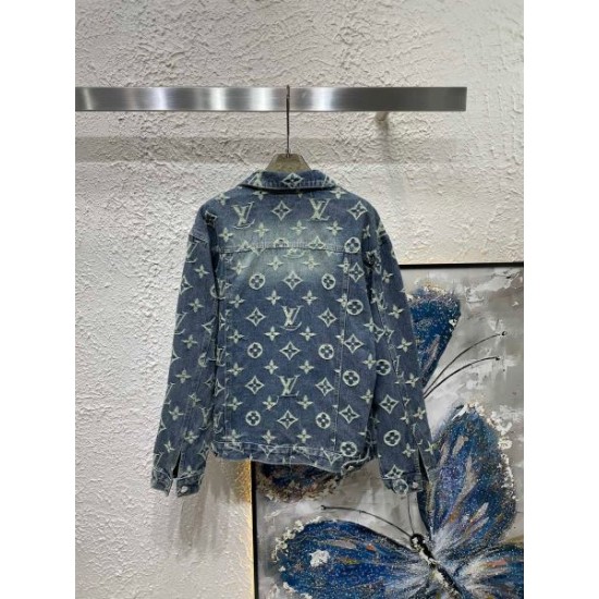 LOUIS VUITTON ルイヴィトン デニムコート 2024FW おしゃれを楽しむ! LOUIS VUITTON ルイヴィトン デニムコート 2024FW おしゃれを楽しむ!