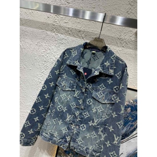 LOUIS VUITTON ルイヴィトン デニムコート 2024FW おしゃれを楽しむ! LOUIS VUITTON ルイヴィトン デニムコート 2024FW おしゃれを楽しむ!