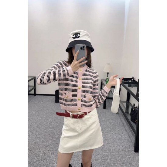 MIU MIU ミュウミュウ ニットカーディガン 2024FW 海外大人気アイテム MIU MIU ミュウミュウ ニットカーディガン 2024FW 海外大人気アイテム