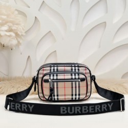 2024FW ショルダーバッグ BURBERRY バーバリー 絶妙な着こなしに
