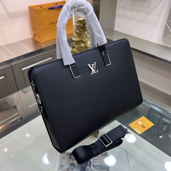 2024FW ブリーフケース LOUIS VUITTON ルイヴィトン 絶対購入したい 2024FW ブリーフケース LOUIS VUITTON ルイヴィトン 絶対購入したい