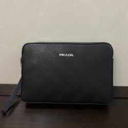 2024FW クラッチバッグ PRADA プラダ 毎シーズン存在感のある 